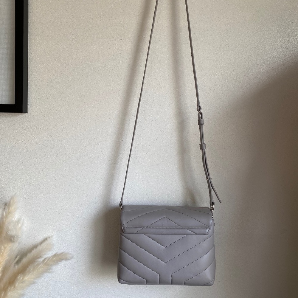 EUC Saint Laurent Toy Loulou Crossbody Bag Gray - Picture 4 of 16